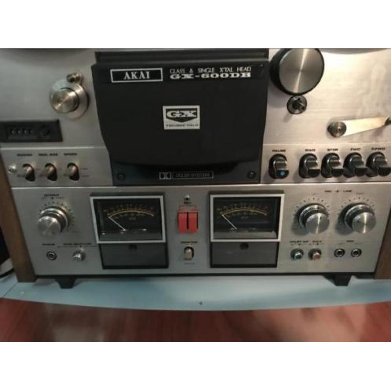 Akai 600DB in zeer nette staat.