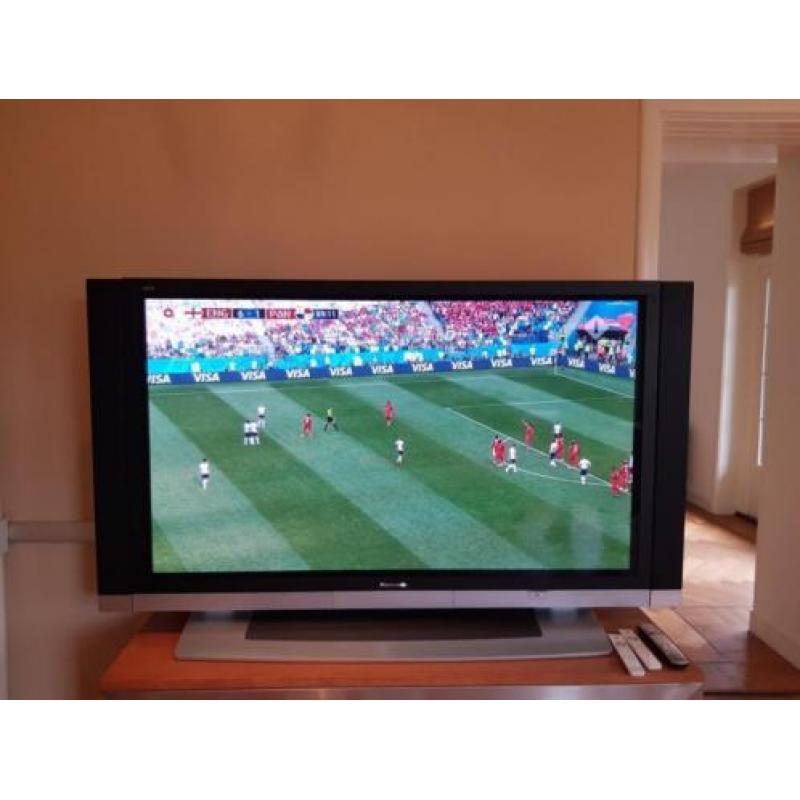 Panasonic HD plasma TV incl. Op maat gemaakt meubel.