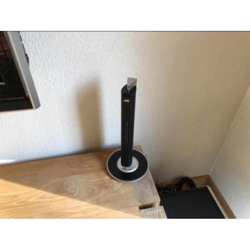 JVC Lcd tv met hifi set.
