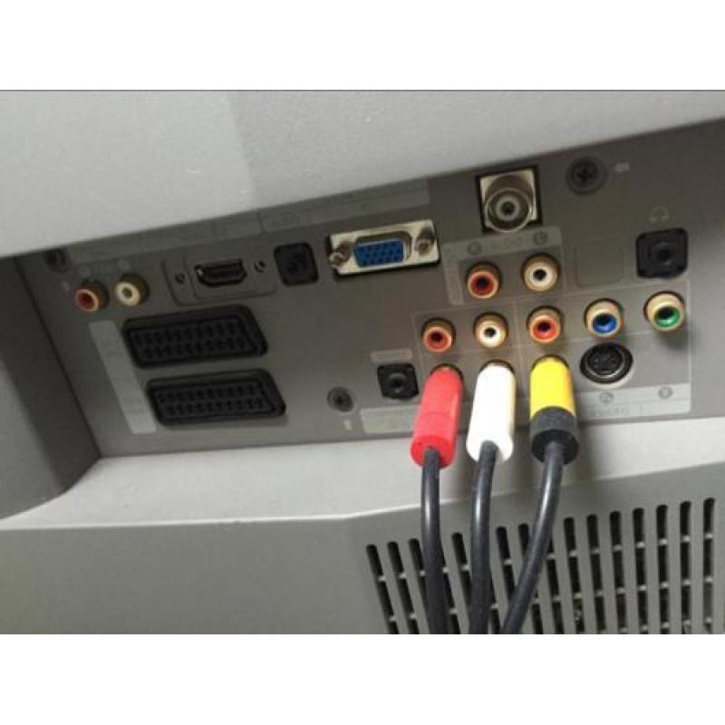 Samsung TV model LE32R51B