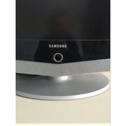 Samsung TV model LE32R51B