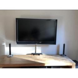 JVC Lcd tv met hifi set.