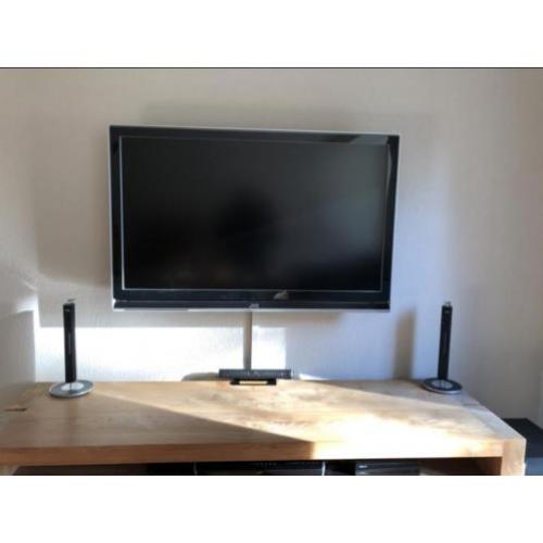 JVC Lcd tv met hifi set.