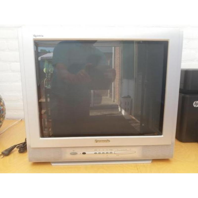 TV Panasonic Quintrix met recht beeldscherm (68 cm)