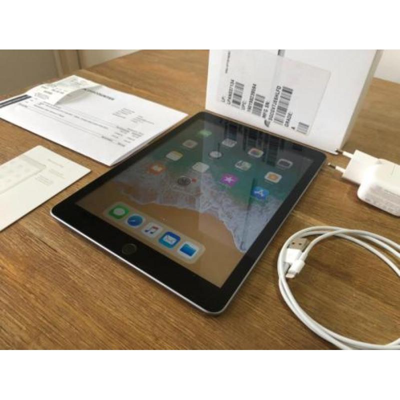 Apple iPad 9.7'' 2017 128GB Nagenoeg Nieuw, Space Grey.