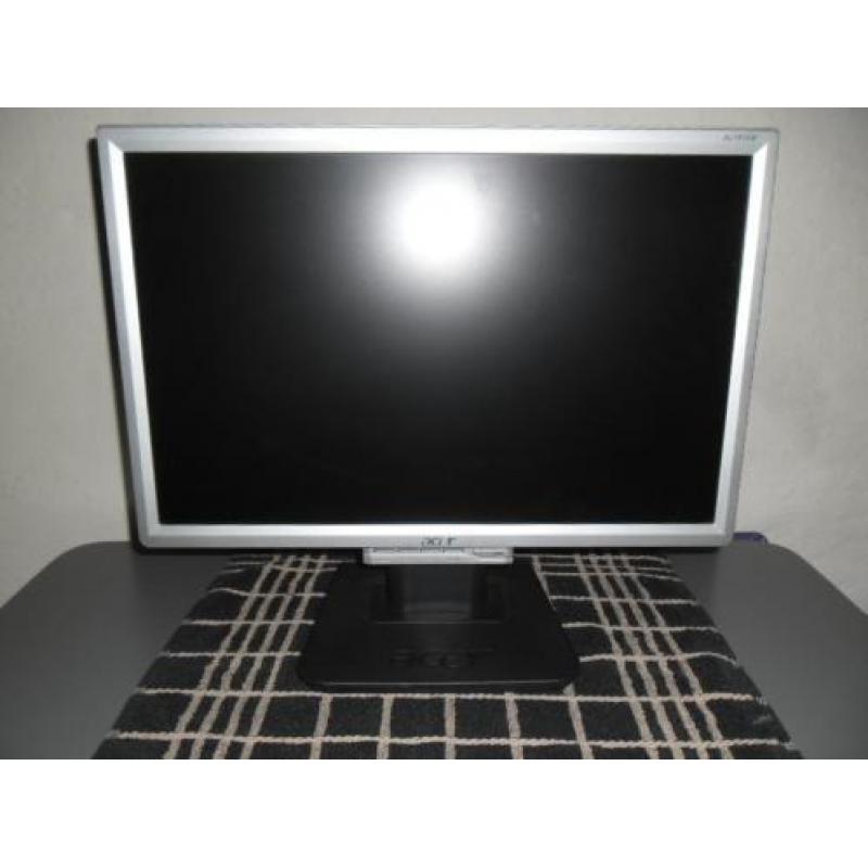 te koop acer lcd monitor 19"