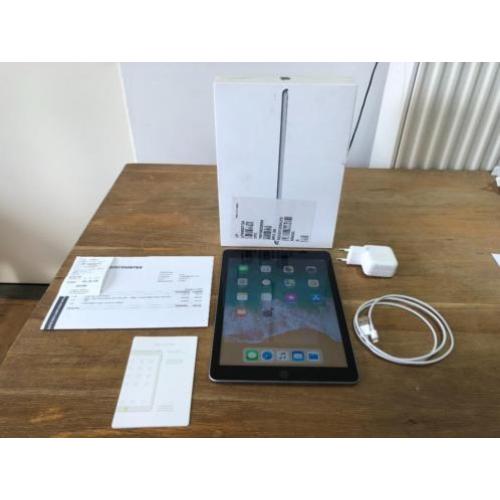 Apple iPad 9.7'' 2017 128GB Nagenoeg Nieuw, Space Grey.