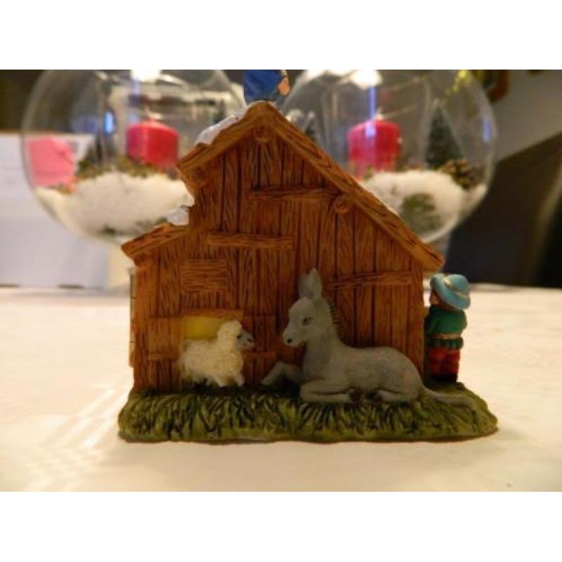 Kerstvoorstelling in een grappig kasje uit Spanje.