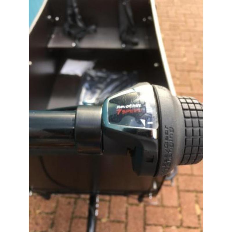 3 wiel bakfiets kleur zwart rijklaar gratis geleverd
