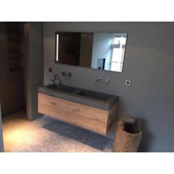 Badmeubel betonlook massief eiken op maat thuis geleverd!