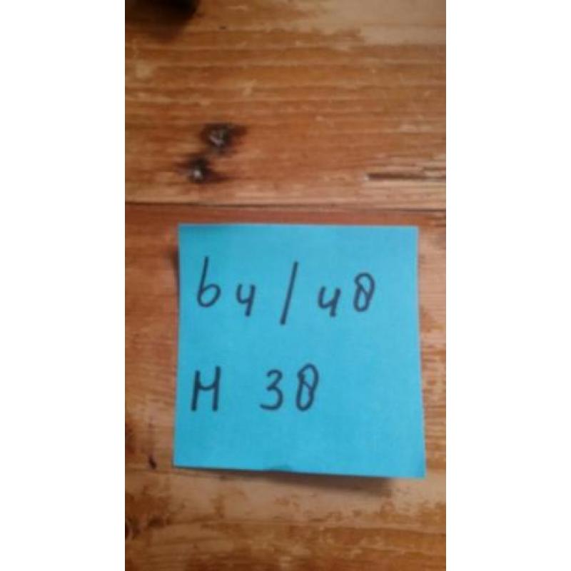 Nieuwe hocker met engelse rozenstof