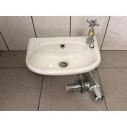 Wc fontijntje wit met kraan