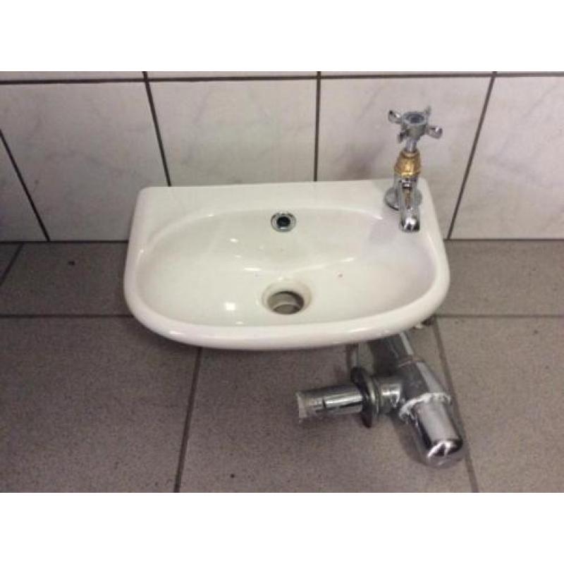 Wc fontijntje wit met kraan