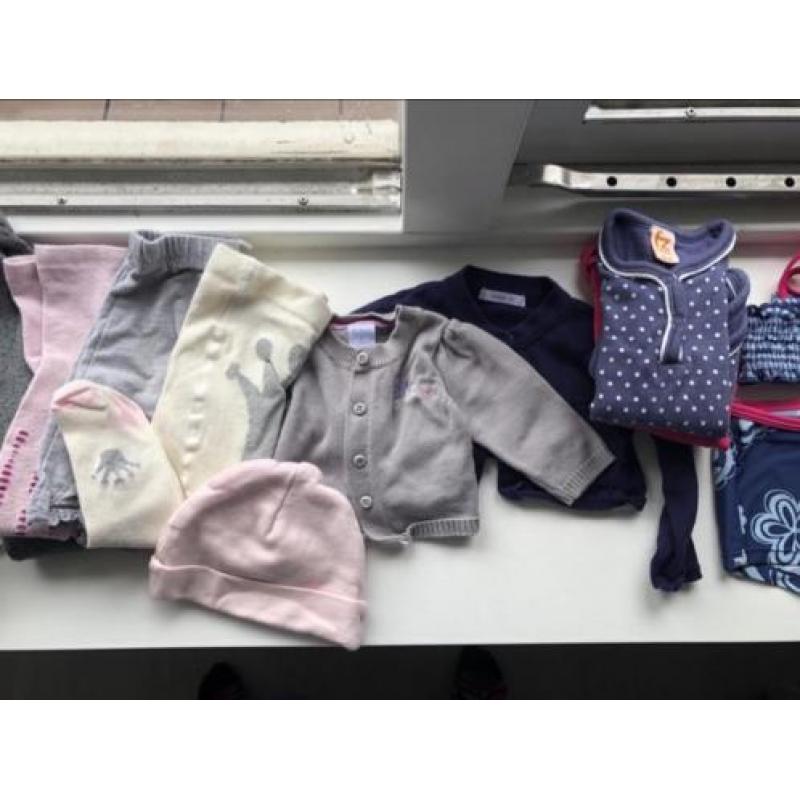 Pakket babykleding voor meisjes maat 50/56