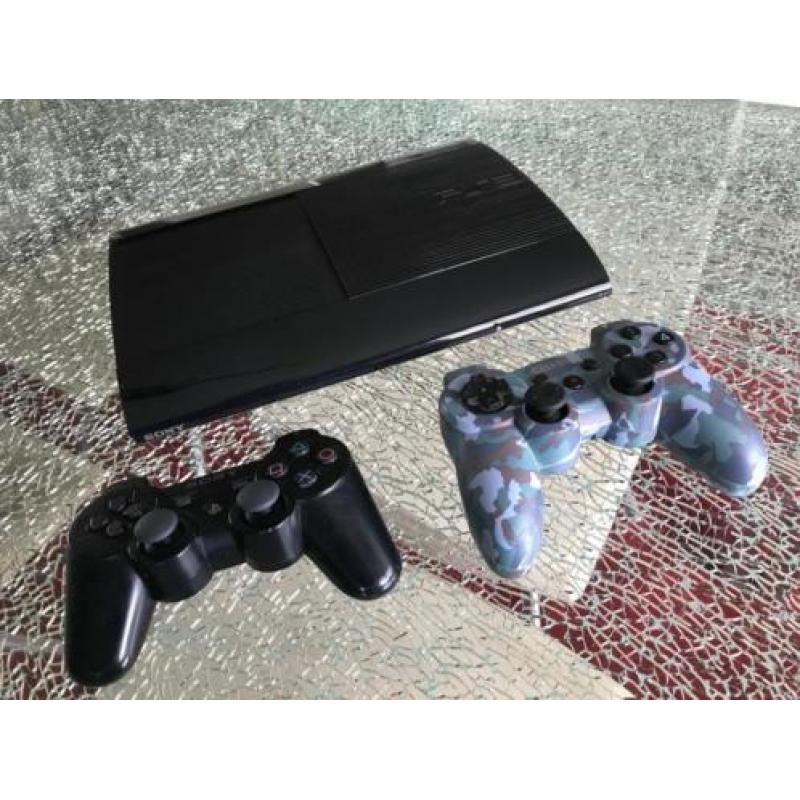 PS3 ultra slim 500GB incl. 2 controllers en games