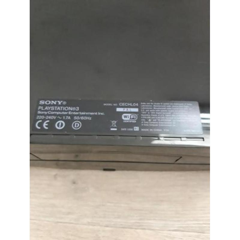 Ps3 - 80GB - Duo oplader - 3 dual shock contollers!