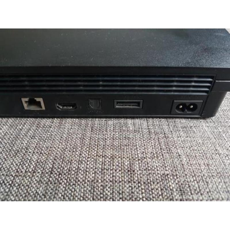 Playstion 3 (320 gb) met 2 originele controllers