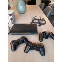 Playstation 3 compleet incl. 3 controllers en veel games