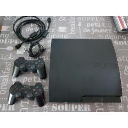 Playstion 3 (320 gb) met 2 originele controllers