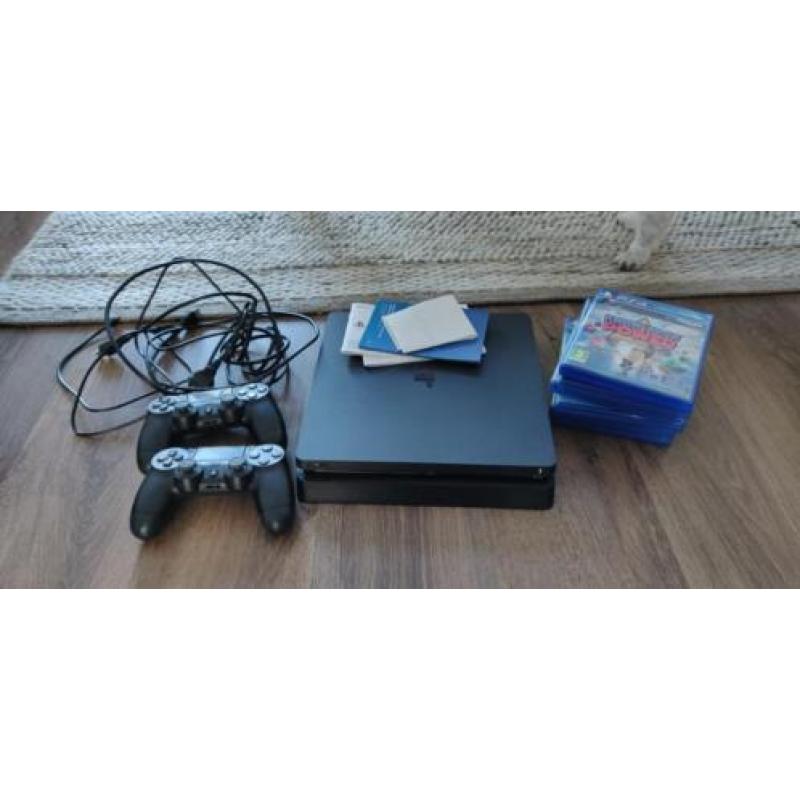 Sony PlayStation 4 slim 1 Tb Console met 2 controllers en 6