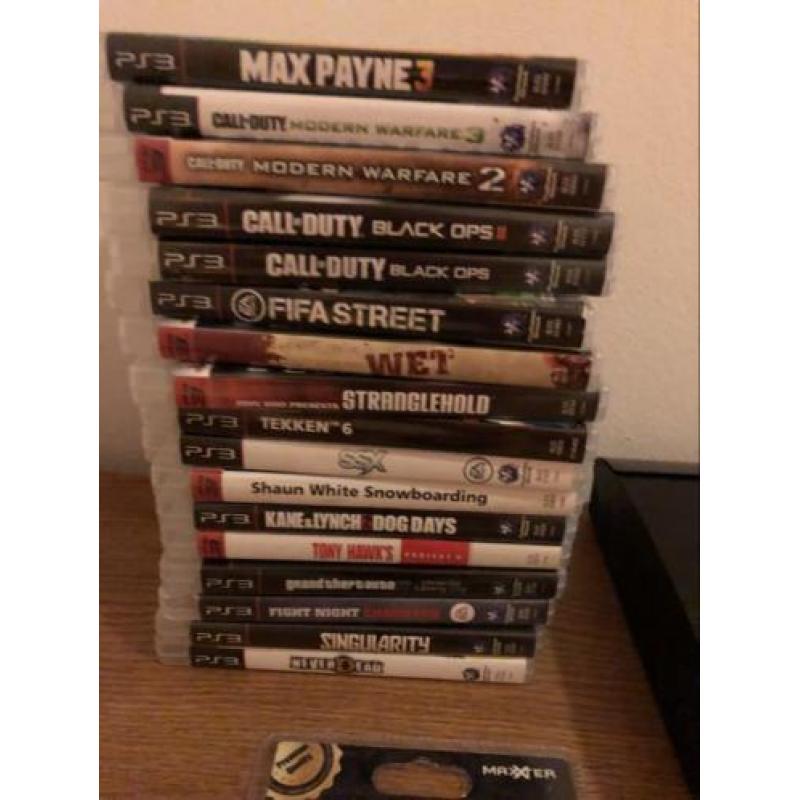 Playstation 3 Superslim 12GB + Controller, 17 Games & Kabels