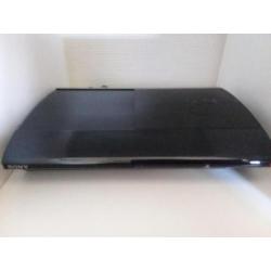 Playstation 3 (500Gb), 2 controllers, 12 spellen, etc