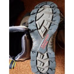 Wandelschoenen v Salomon maat 40.5