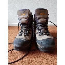 Wandelschoenen v Salomon maat 40.5