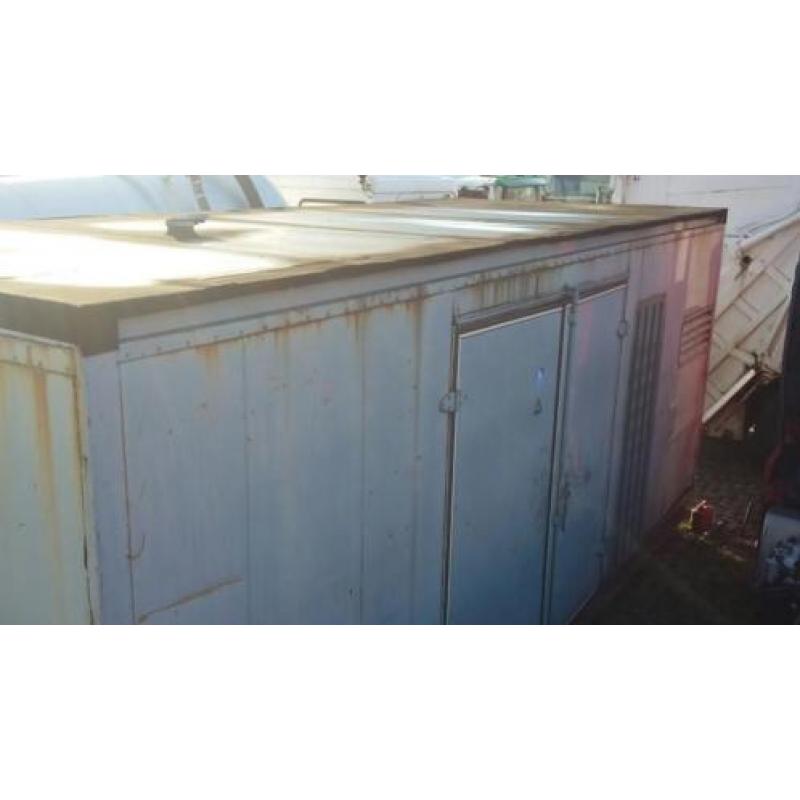Generator Caterpillar 150 kva in een haakarmcontainer