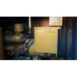 Generator Caterpillar 150 kva in een haakarmcontainer